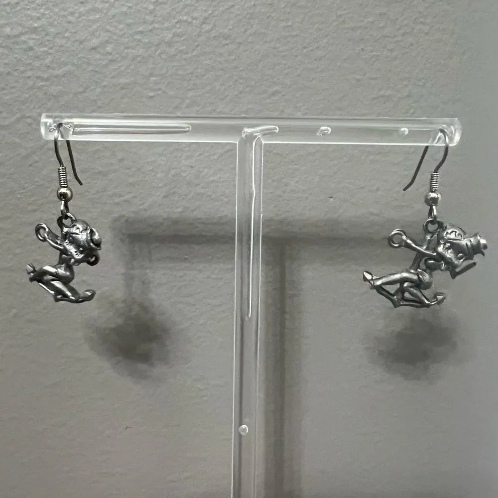 2 betty boop dangling earrings